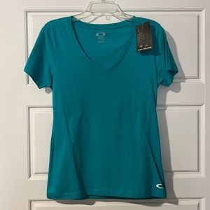 Womens Oakley t-shirt